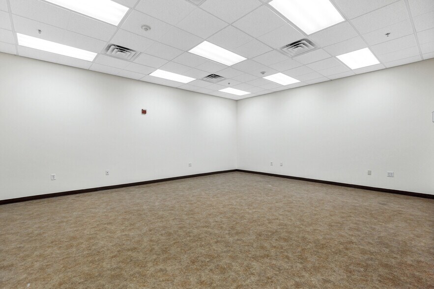 More Photos Of 15405 N 99th Ave, Sun City Medical For Lease