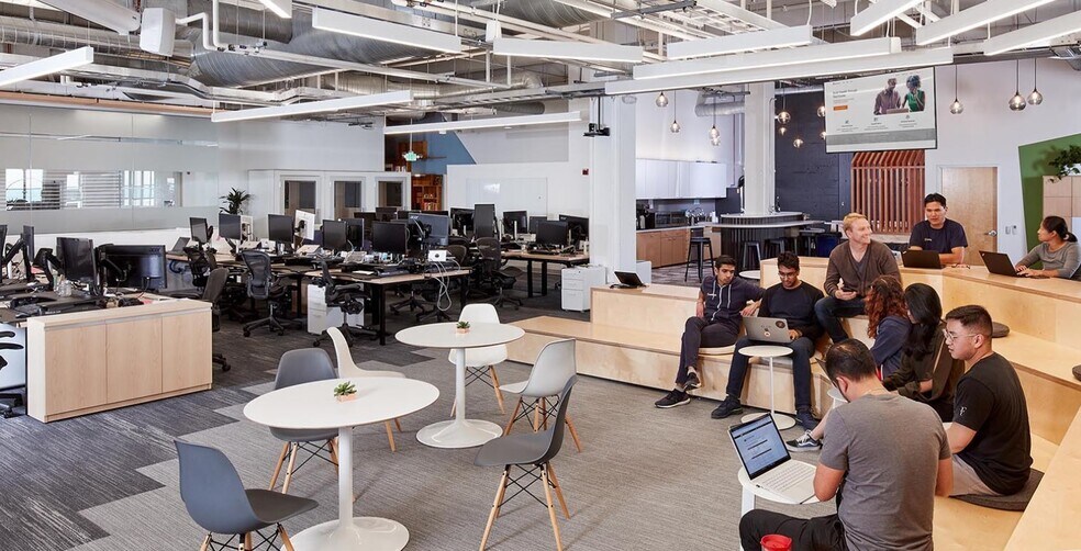 More Photos Of 2001-2015 Broadway, Oakland Office For Lease