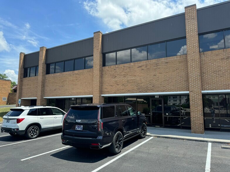More Photos Of 9051 Executive Park Dr, Knoxville Office For Lease