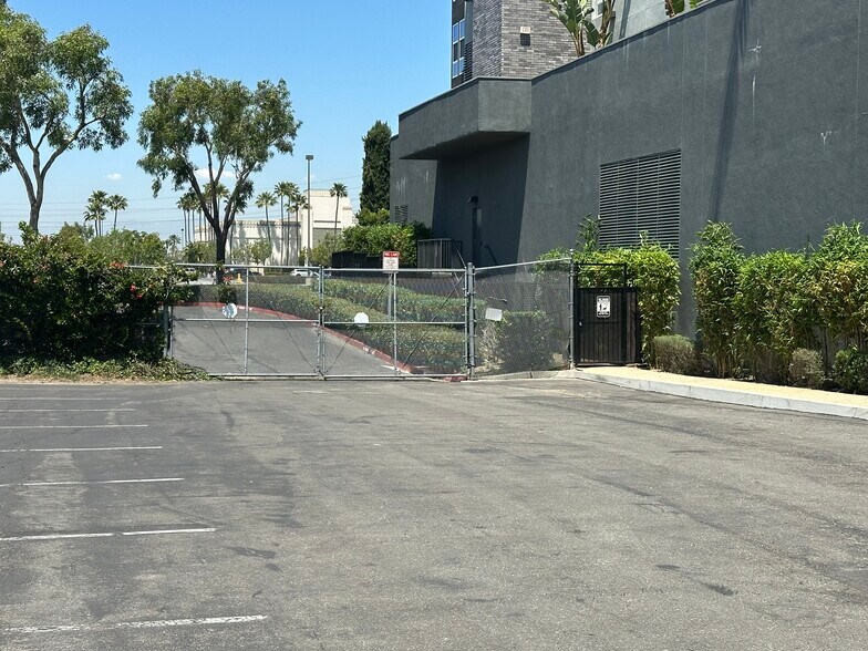 More Photos Of 1855 W Katella Ave, Orange Office Residential For Lease