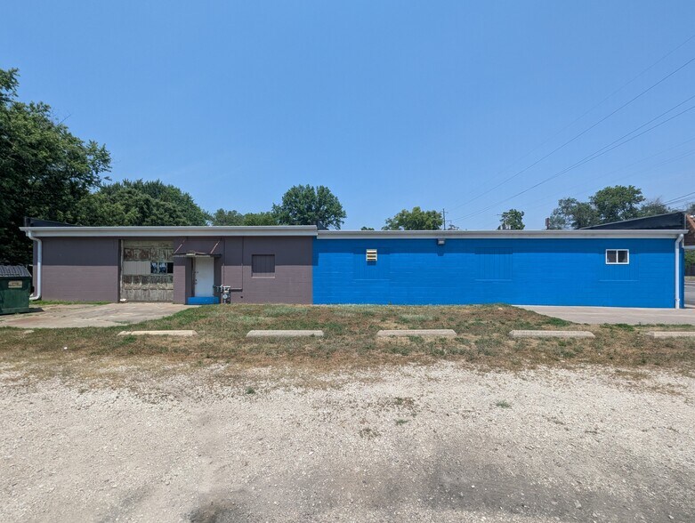 More Photos Of 1221 S Laramie, Peoria Freestanding For Sale