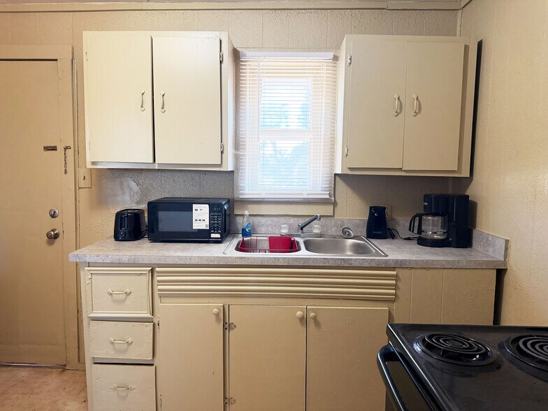 More Photos Of 607 W Wilson St, Borger Apartments For Sale