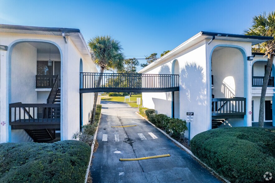 More Photos Of 2228-2356 Winter Woods Blvd, Winter Park Office For Lease