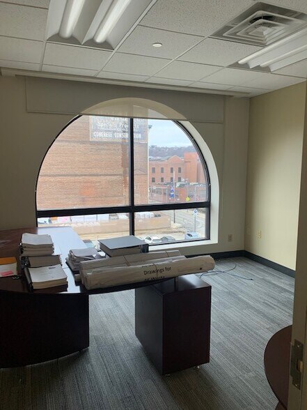 More Photos Of 207-209 Sandusky St, Pittsburgh Medical For Lease