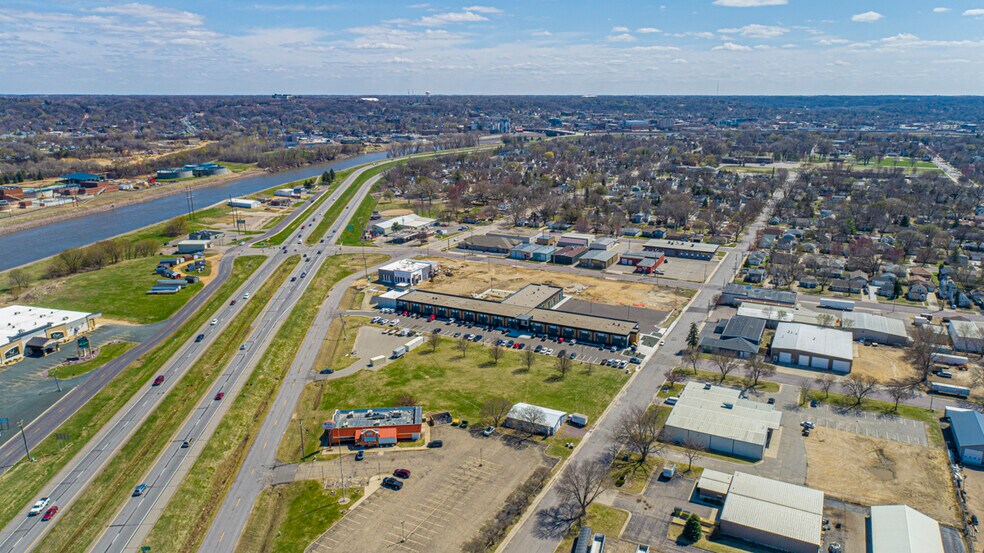 More Photos Of 340 Webster ave, North Mankato Storefront Retail Office For Lease