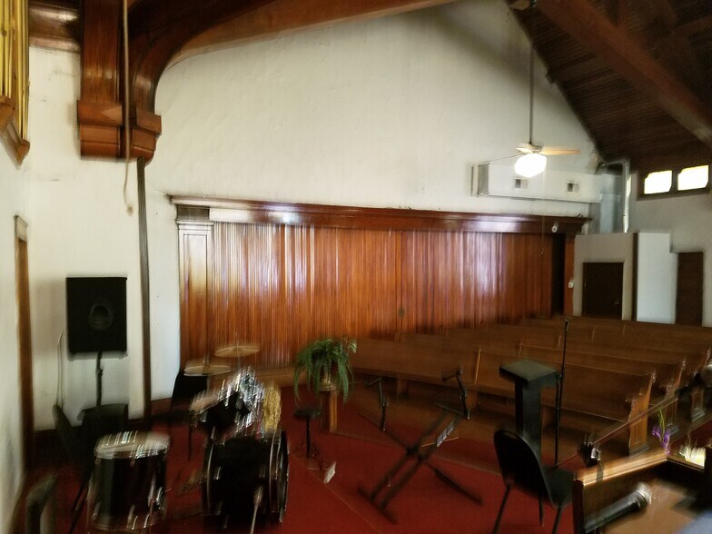 More Photos Of 5760 Bartmer Ave, Saint Louis Specialty For Sale