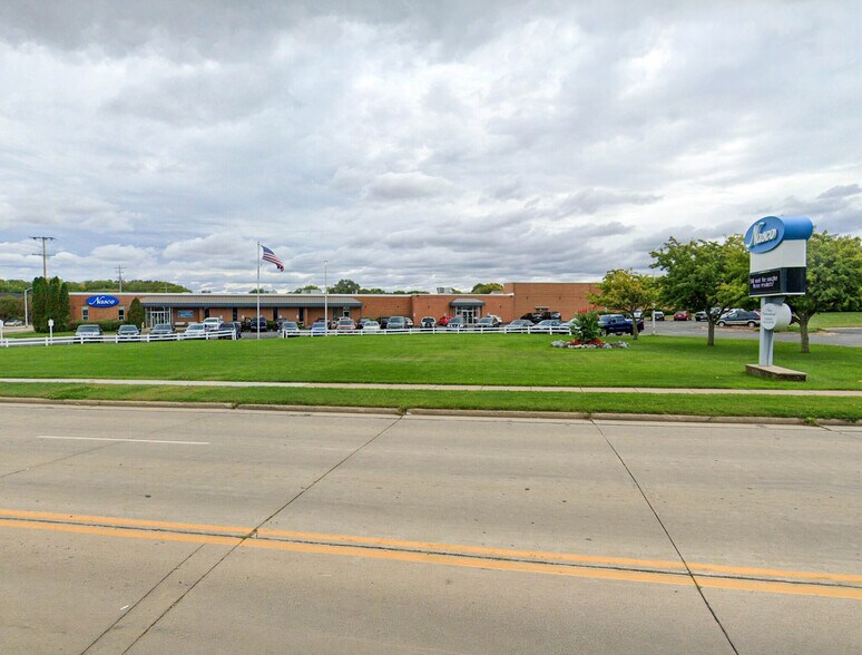 Primary Photo Of 901-1031 Janesville Rd, Fort Atkinson Manufacturing For Sale