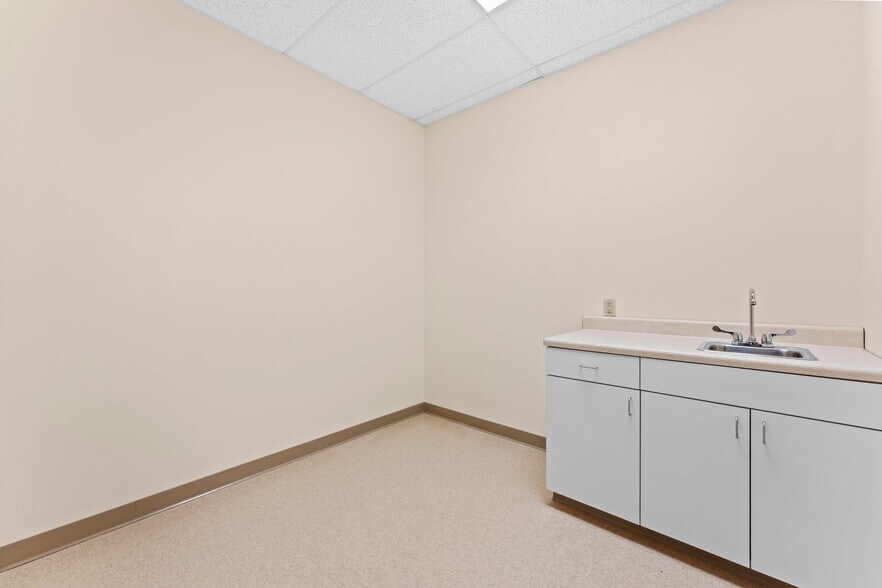 More Photos Of 17 Elm Ave, Hackensack Rehabilitation Center For Lease