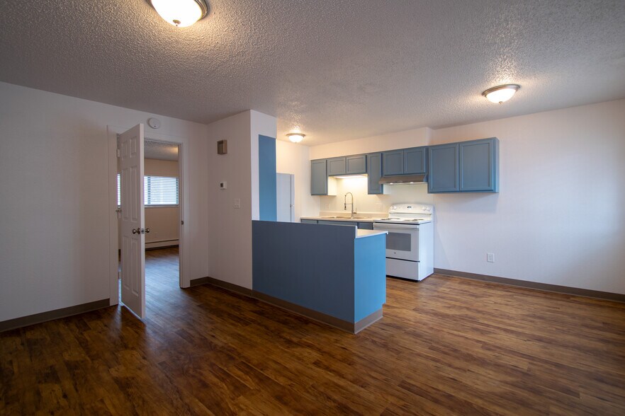 More Photos Of 1428 S California Ave, Loveland Apartments For Sale