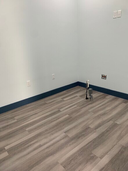 More Photos Of 8815 West Rd, Houston Unknown For Lease