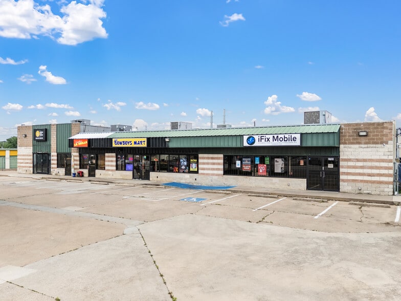 Primary Photo Of 2712-2720 W Division St, Arlington Storefront Retail Office For Sale