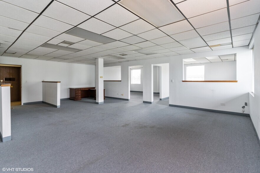More Photos Of 675 E Irving Park Rd, Roselle Office Residential For Sale