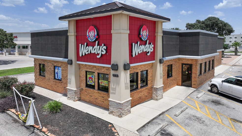 More Photos Of 143 S State Highway 46, New Braunfels Fast Food For Sale