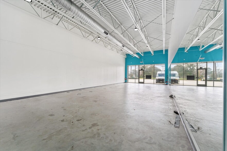 More Photos Of 5706 Root Rd, Spring General Retail For Lease