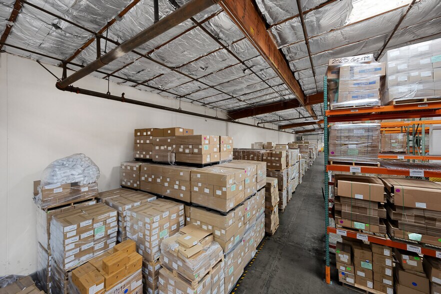 More Photos Of 525 Maple Ave, Torrance Distribution For Lease