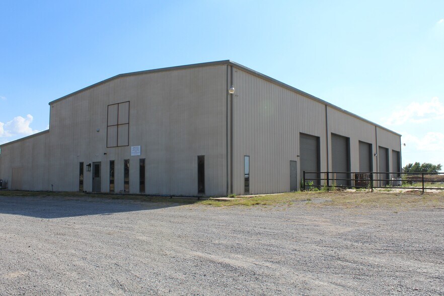 More Photos Of 507 48th St, Woodward Warehouse For Sale