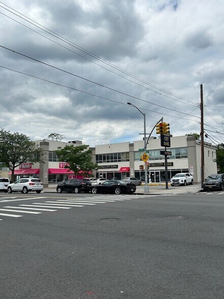 More Photos Of 215-45 Northern Blvd, Bayside Freestanding For Lease