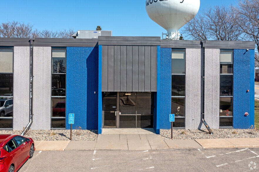 More Photos Of 1800 Wooddale Dr, Woodbury Unknown For Lease
