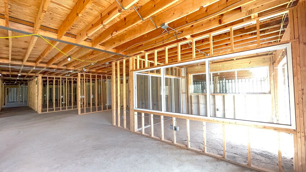 More Photos Of 1870 Old Hodgenville Rd, Campbellsville Flex For Sale