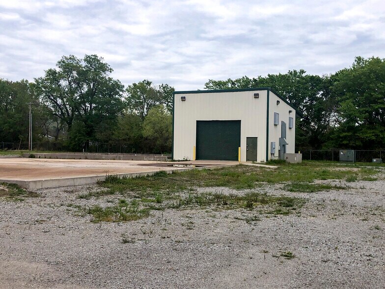 More Photos Of 26369 E State Highway Byp, Quinton Office For Sale