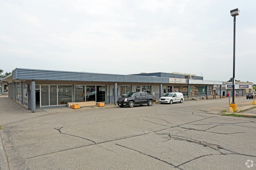 More Photos Of 125 Stewart Blvd, Brockville Freestanding For Lease