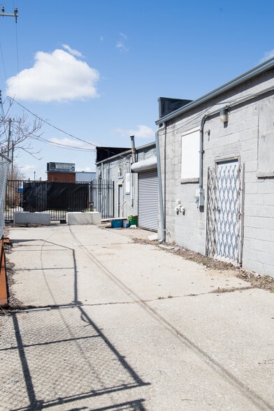 More Photos Of 300 E 8 Mile Rd, Detroit Warehouse For Lease