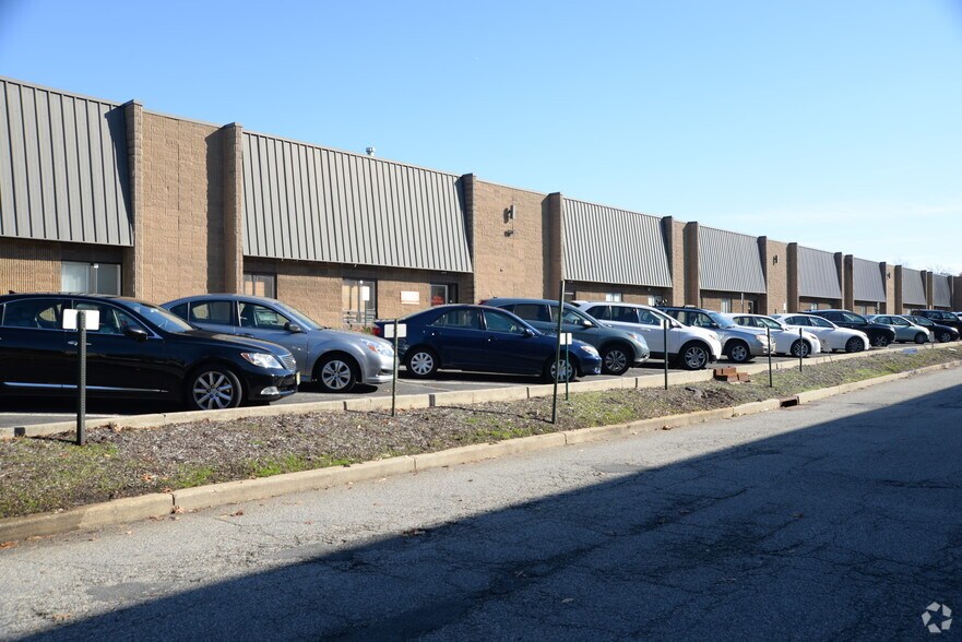 More Photos Of 9-53 Smith St, Englewood Light Manufacturing For Lease