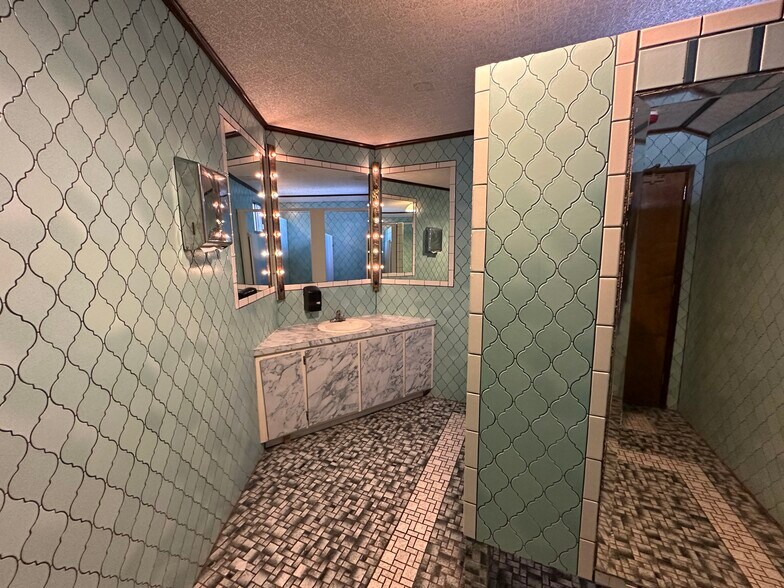 More Photos Of 27 S Cascade Ave, Montrose Theater Concert Hall For Sale