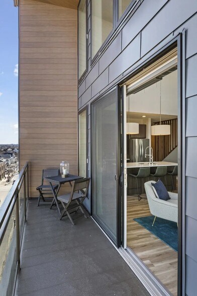 More Photos Of 1300 W Lake St, Minneapolis Apartments For Lease