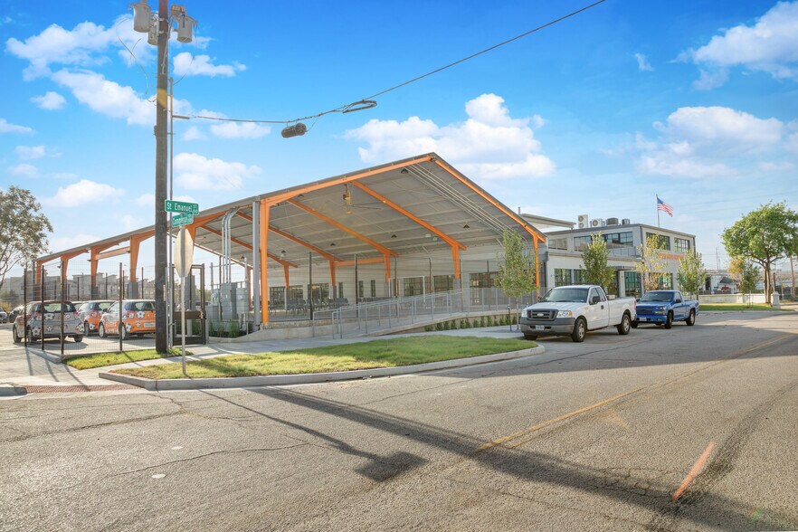 More Photos Of 121 St Emanuel St, Houston Flex For Sale