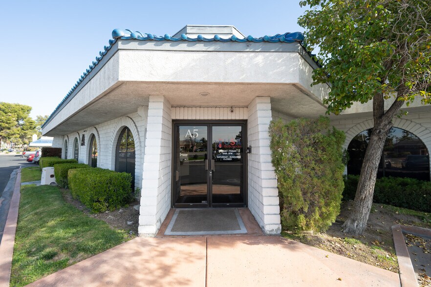 More Photos Of 601 S Rancho Dr, Las Vegas Medical For Sale