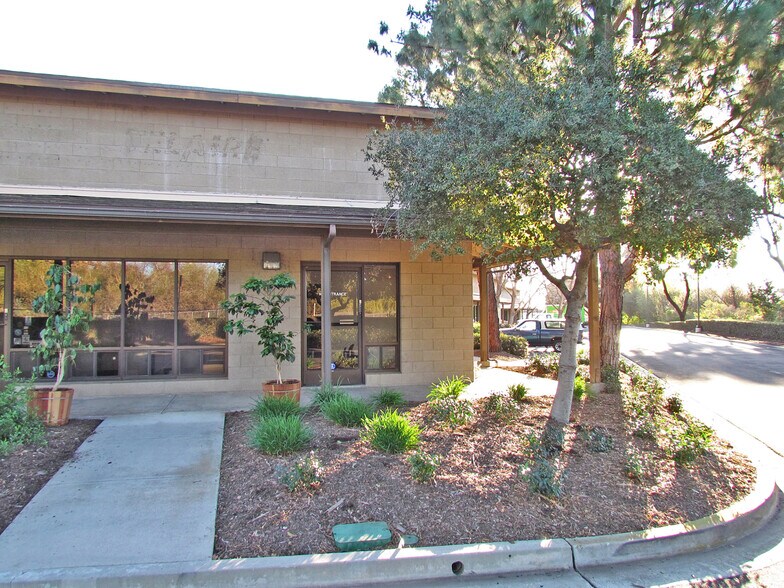 More Photos Of 6489 Calle Real, Goleta Research And Development For Lease