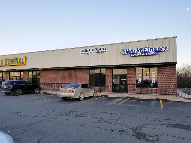 More Photos Of 1978-1990 N Bluff St, Fulton Storefront For Lease