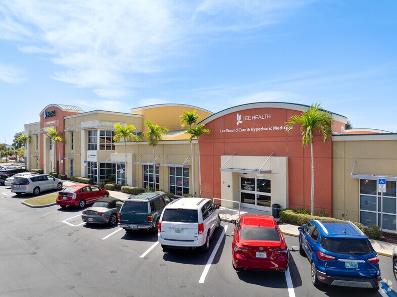 More Photos Of 13782 Plantation Rd, Fort Myers Medical For Lease