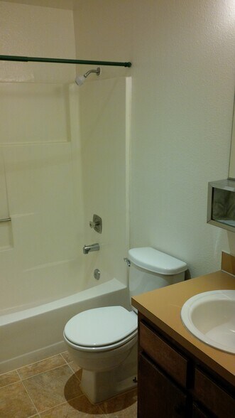 More Photos Of 19837 25th Ave NE, Shoreline Apartments For Sale