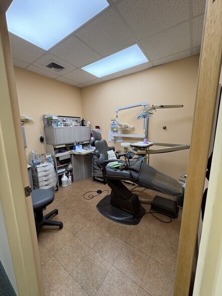 More Photos Of 312A Bedford Ave, Bellmore Healthcare For Sale