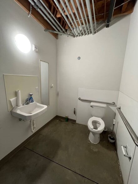 More Photos Of 1800 S Brand Blvd, Glendale Loft Creative Space For Lease