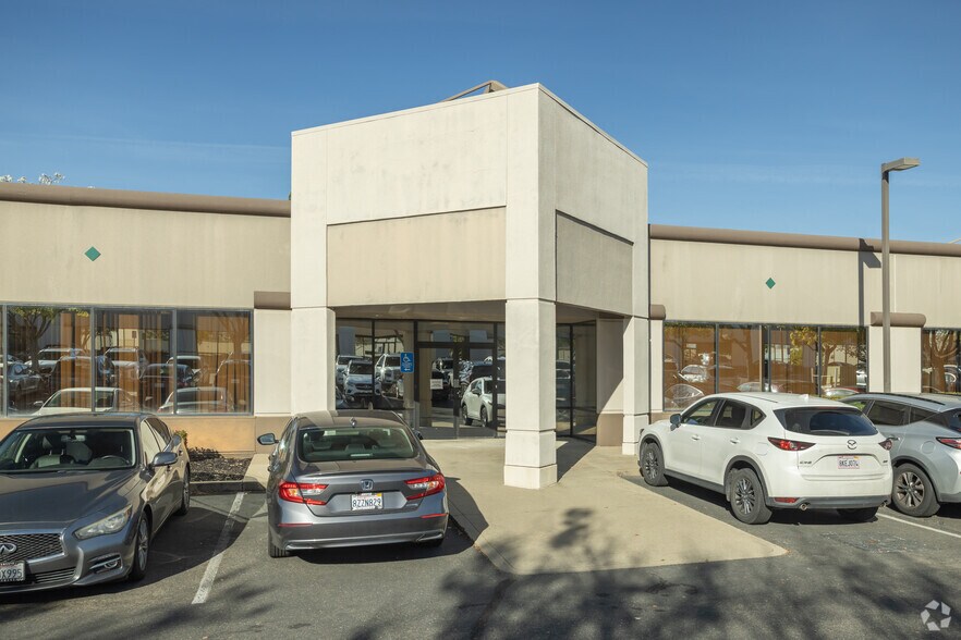 More Photos Of 251 Turn Pike Dr, Folsom Medical For Lease