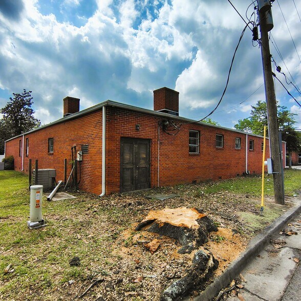 More Photos Of 102 Market St, Timmonsville Medical For Sale