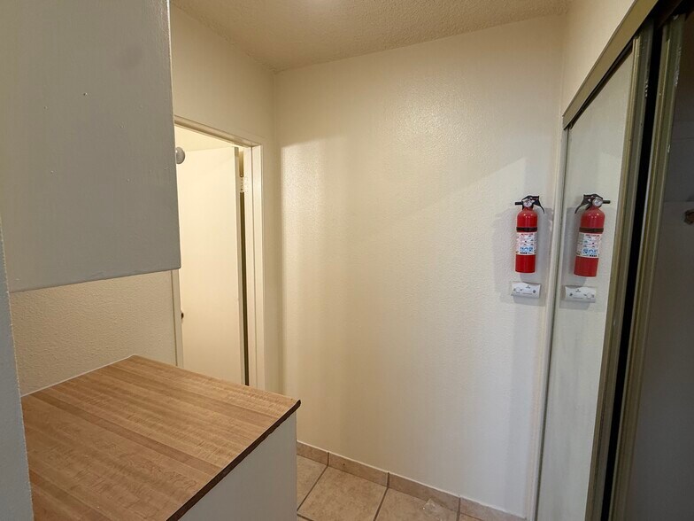 More Photos Of 3674 Empire Dr, Los Angeles Apartments For Sale