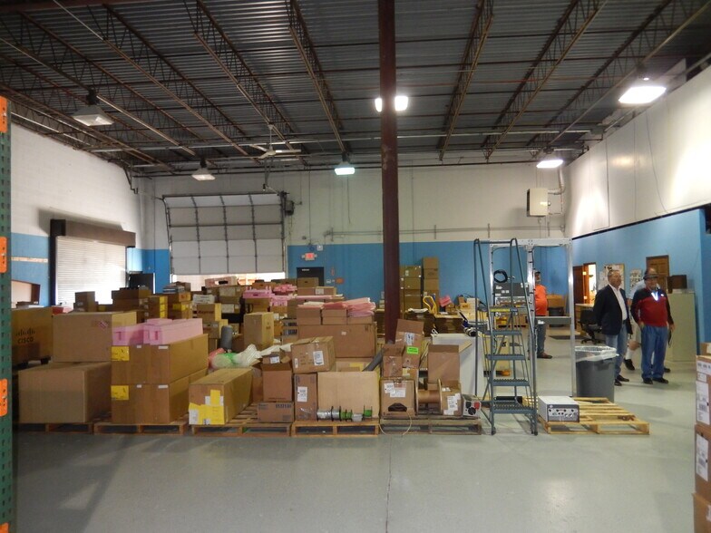 More Photos Of 80 Grace Dr, Hurricane Warehouse For Lease