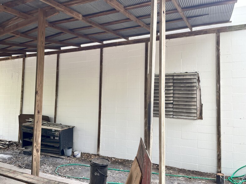 More Photos Of 943 Gallatin, Jackson Warehouse For Sale