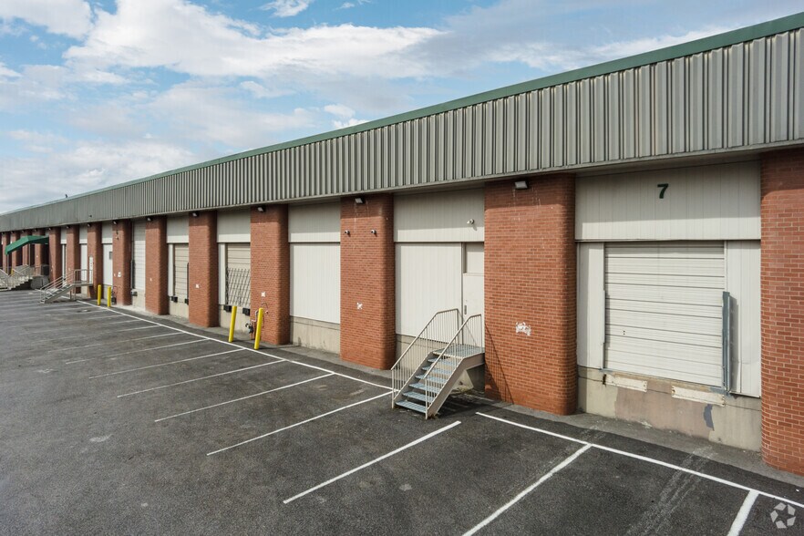 More Photos Of 3341 75th Ave, Landover Warehouse For Lease