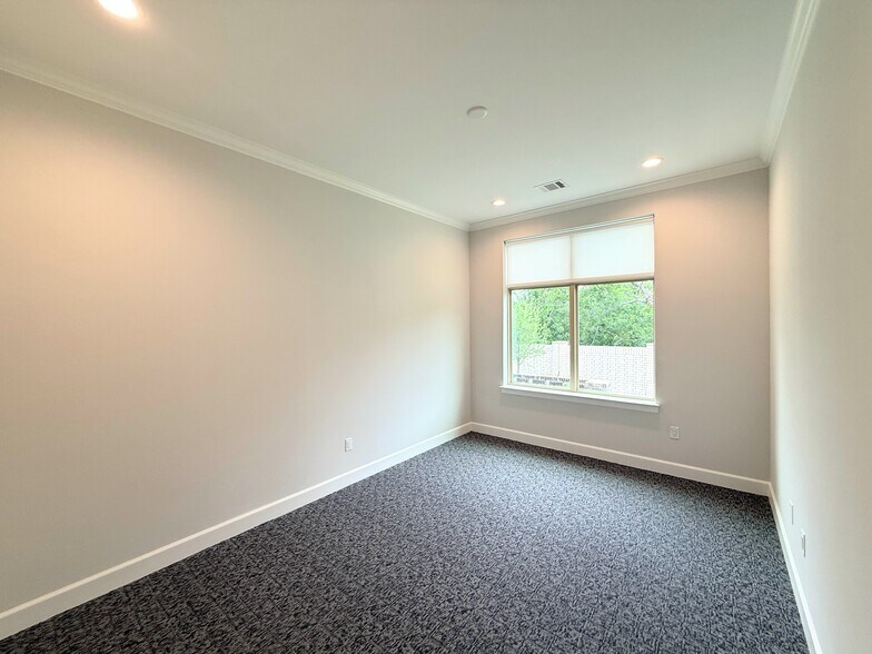 More Photos Of 2120 Prairie Dr, Prosper Medical For Sale