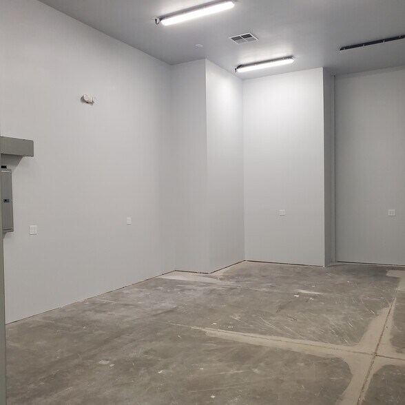 More Photos Of 8573 Morrison Creek Dr, Sacramento Warehouse For Sale