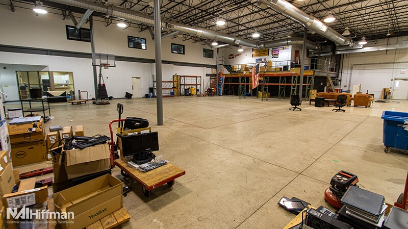 More Photos Of 2500 Lehigh Ave, Glenview Flex For Lease