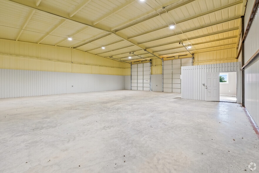 More Photos Of 5225 County Road 1205, Cleburne Unknown For Lease