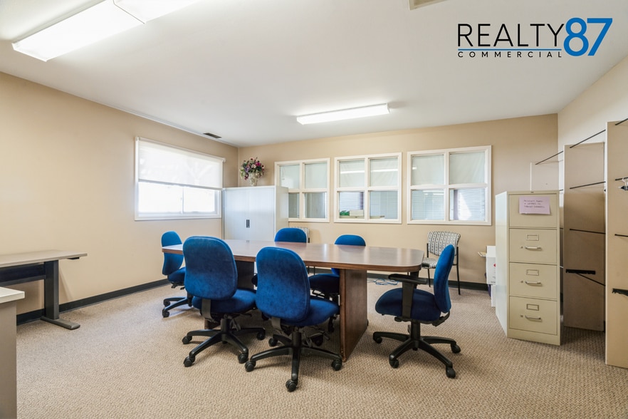 More Photos Of 715 10th Ave SE, Cedar Rapids Shelter For Sale