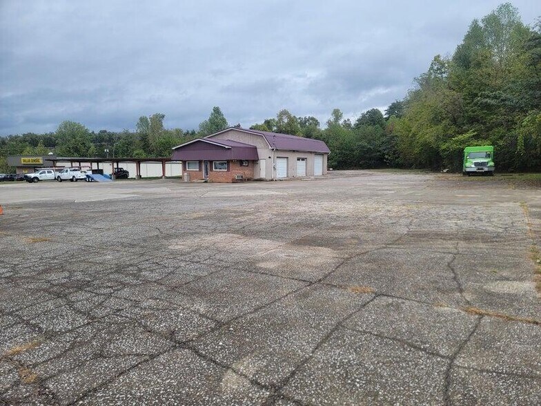 More Photos Of 7744 S Highway 27, Burnside Flex For Lease