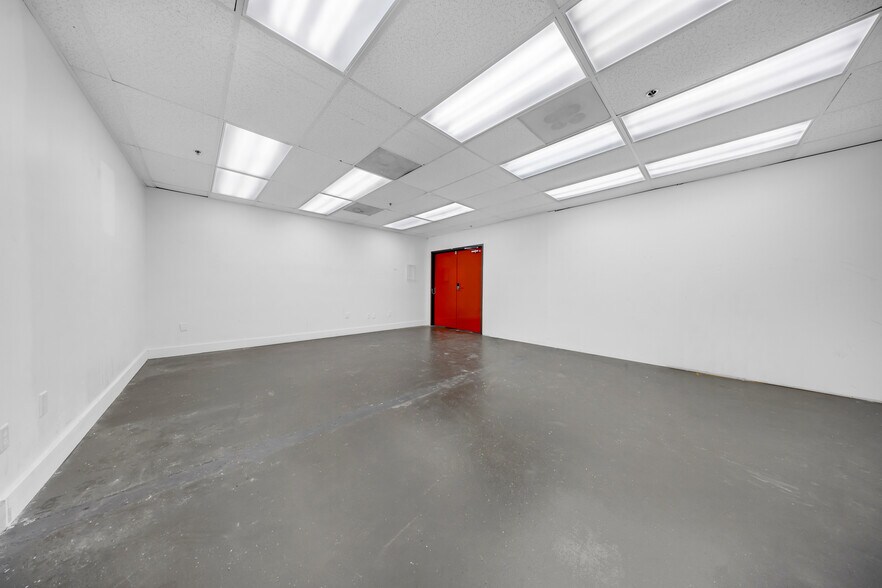 More Photos Of 2601 NW 105th Ave, Miami Warehouse For Sale